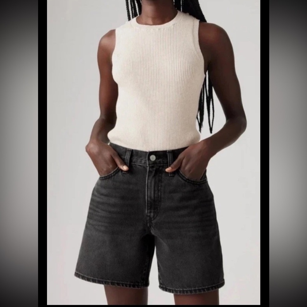 NWT Women's Levi’s 94 Baggy Shorts. Dark Gray/ Black. Size 25